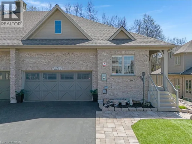 227 CHESTNUT HILL Crescent, Kitchener, Ontario N2P2X3