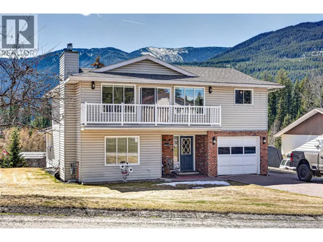 6 & 7 Clearwater Place, Elkford, British Columbia V0B1H0