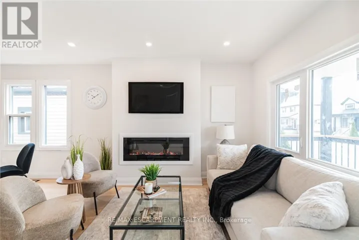 297 BRITANNIA AVENUE, Hamilton (Homeside), Ontario L8H1Y2