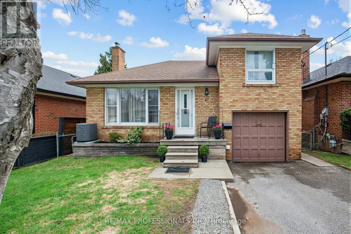 47 CLAYMORE DRIVE, Toronto (Stonegate-Queensway), Ontario M8Z2S3