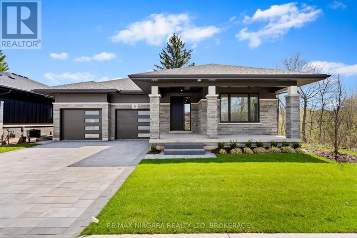 17 ACCURSI CRESCENT, Pelham (Fonthill), Ontario L0S1E2