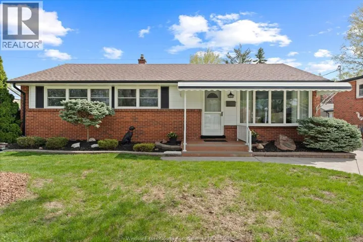 3570 ROXBOROUGH BOULEVARD, Windsor, Ontario N9E3A2