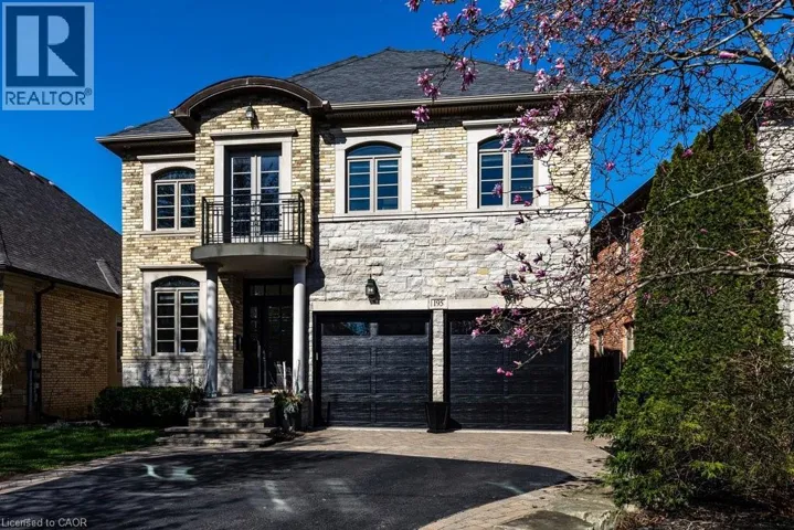 195 POMONA Avenue, Burlington, Ontario L7N1S9