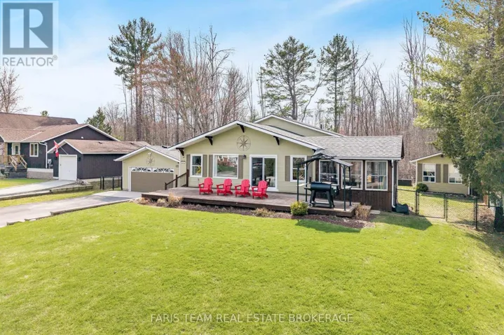 68 BAYSIDE AVENUE, Tay, Ontario L0K2A0