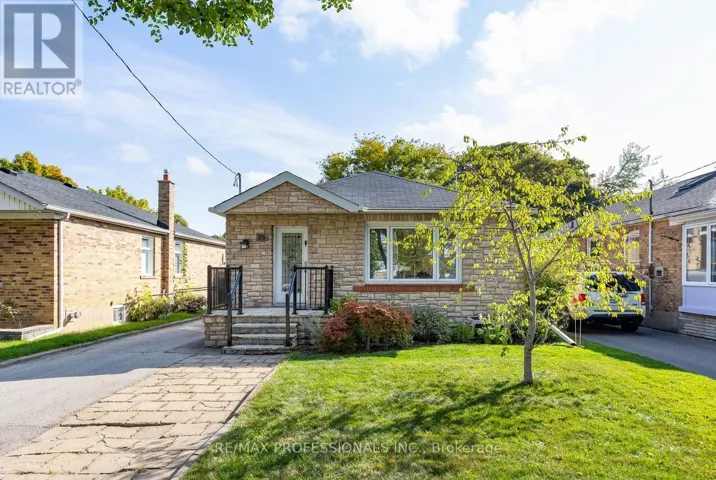 25 CHARLESTON ROAD, Toronto (Islington-City Centre West), Ontario M9B4M6