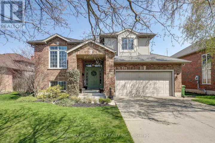 3 STEEPLECHASE COURT, St. Thomas, Ontario N5R6H4