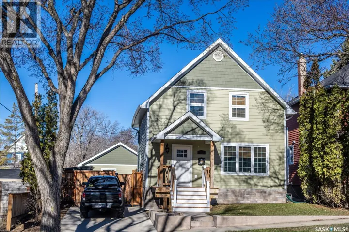 832 Algoma AVENUE, Moose Jaw, Saskatchewan S6H3Z3