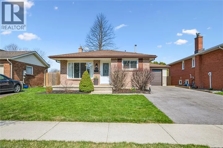 137 CEDAR CREST Street, Kitchener, Ontario N2N2A6