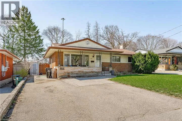 211 DIXON Street, Kitchener, Ontario N2G3E8