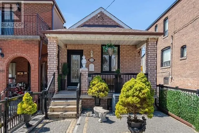 524 SALEM AVENUE N, Toronto (Dovercourt-Wallace Emerson-Junction), Ontario M6H3E1