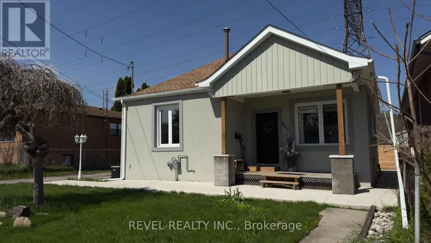 FRONT ROOM - 520 COCHRANE ROAD, Hamilton (Rosedale), Ontario L8K3H5