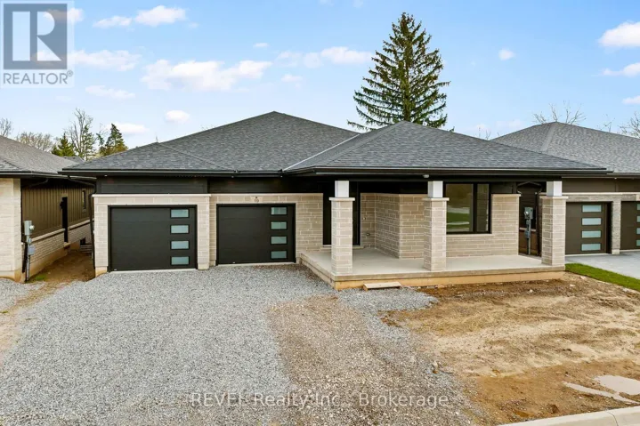 19 ACCURSI CRESCENT, Pelham (Fonthill), Ontario L0S1E2