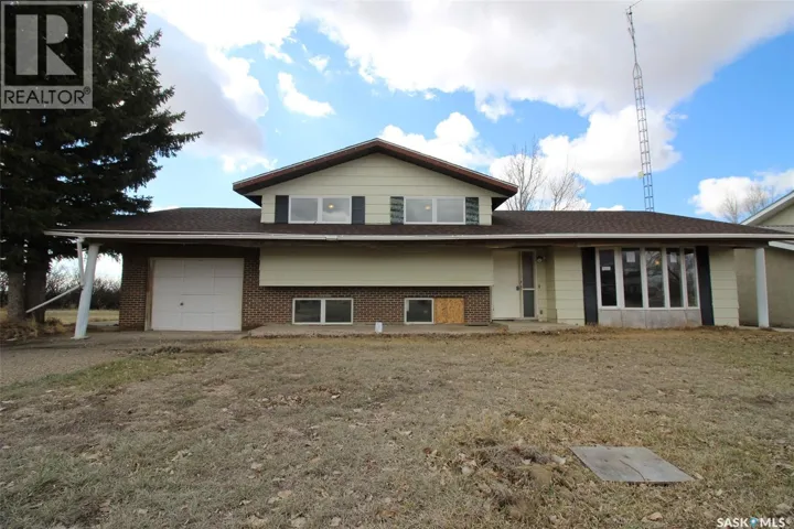 504 3rd AVENUE E, Frontier, Saskatchewan S0N0W0