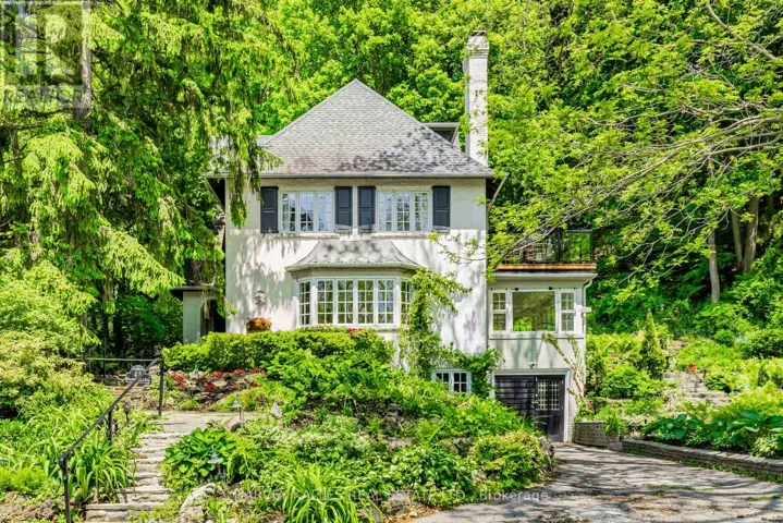 42 BROOKFIELD ROAD, Toronto (Bridle Path-Sunnybrook-York Mills), Ontario M2P1A9