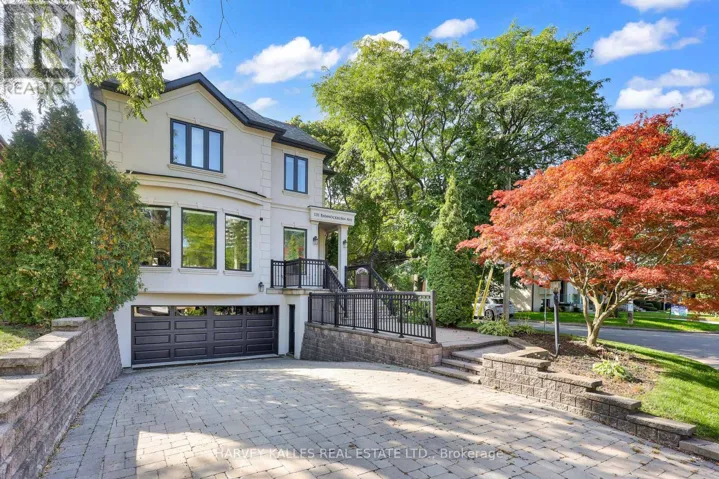 131 BANNOCKBURN AVENUE, Toronto (Bedford Park-Nortown), Ontario M5M2N2