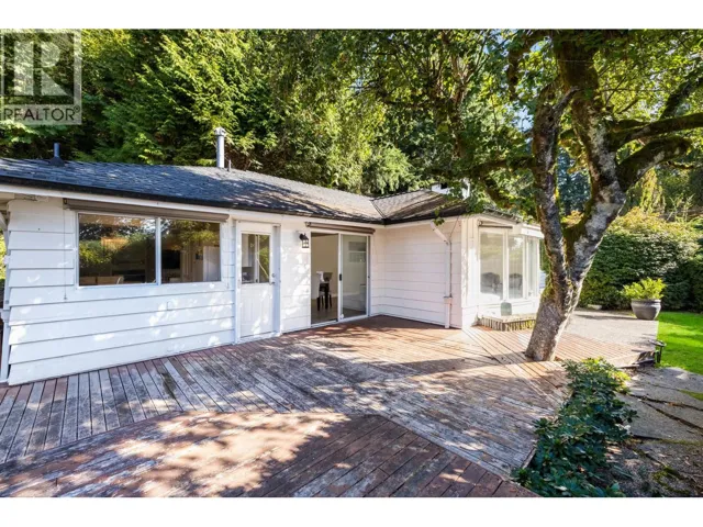 4110 BURKERIDGE PLACE, West Vancouver, British Columbia V7V3M9
