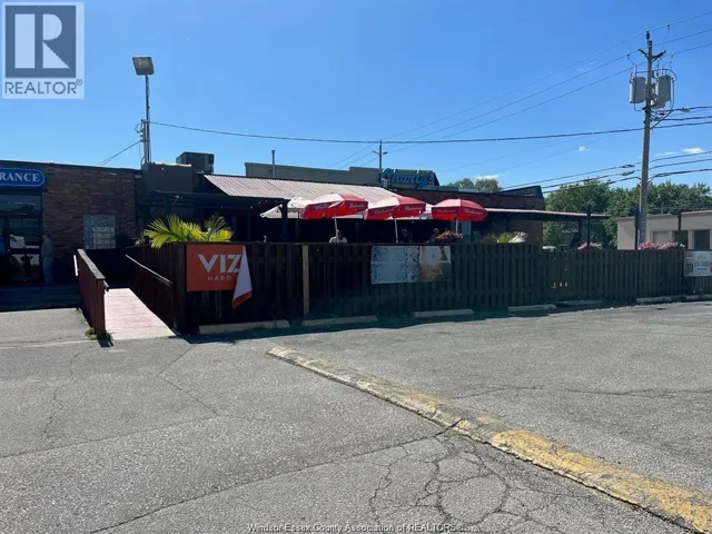 4715 TECUMSEH ROAD, Windsor, Ontario N8R1A1