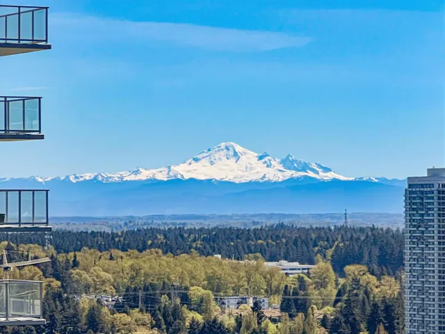 2709 13308 CENTRAL AVENUE, Surrey, British Columbia V3T0M4