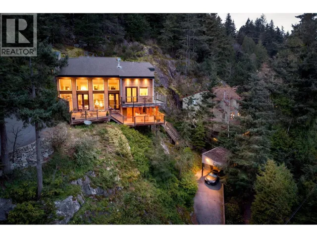 6965 MARINE DRIVE, West Vancouver, British Columbia V7W2T4