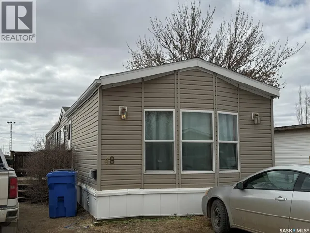 48 106 1st AVENUE SW, Weyburn, Saskatchewan S4H2J1