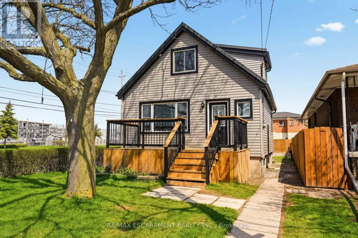 267 VANSITMART AVENUE, Hamilton (McQuesten), Ontario L8H3B2
