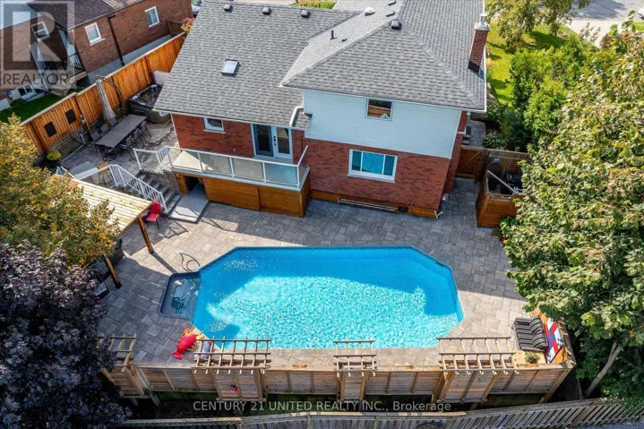 114 OAKWOOD CRESCENT, Peterborough (Monaghan Ward 2), Ontario K9J1N3