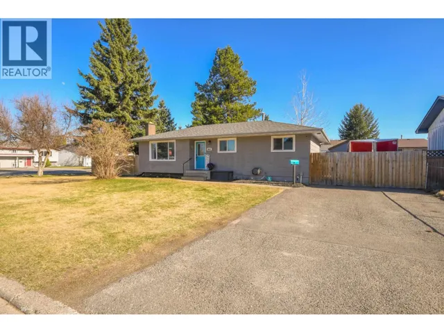 6033 SELKIRK CRESCENT, Prince George, British Columbia V2N2G9
