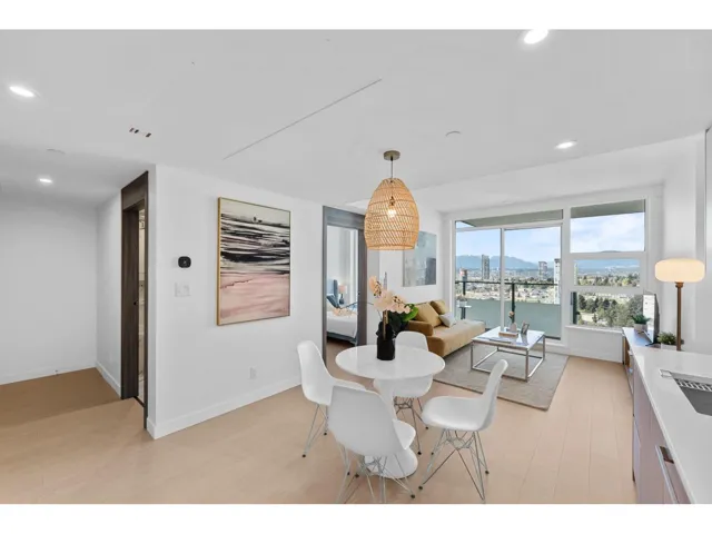 2910 13768 100 AVENUE, Surrey, British Columbia V3T0V2