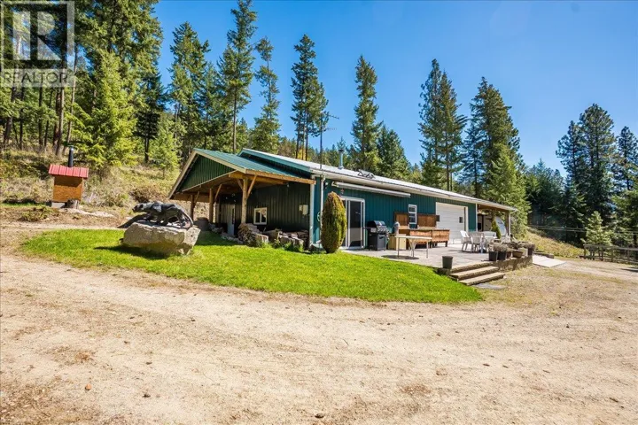 7465 Broadwater Road, Castlegar, British Columbia V1N4V8