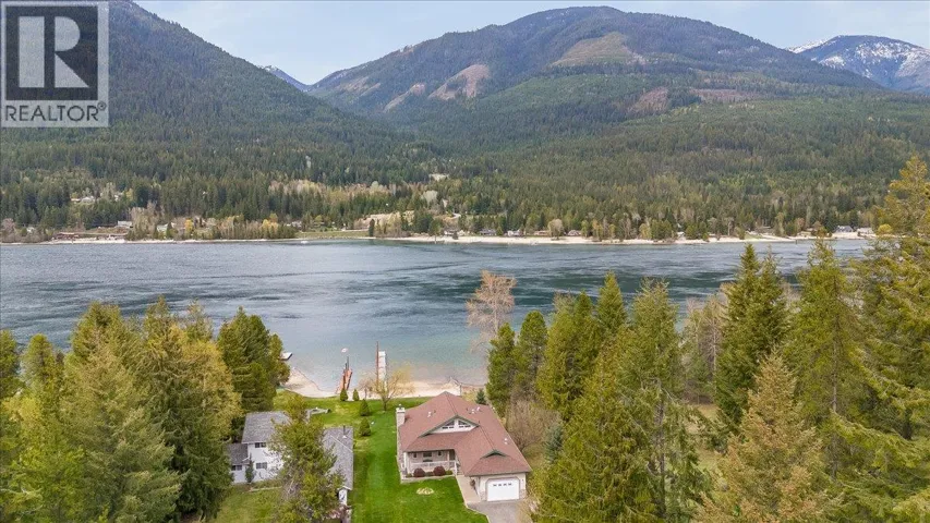 664 Ainslie Road, Harrop, British Columbia V1L6P6