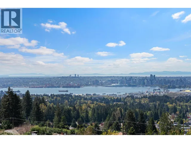 353 NEWDALE COURT, North Vancouver, British Columbia V7N3H3