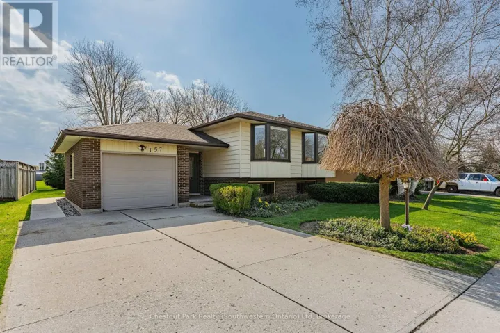 157 ORIOLE PARKWAY W, Woolwich, Ontario N3B1C6
