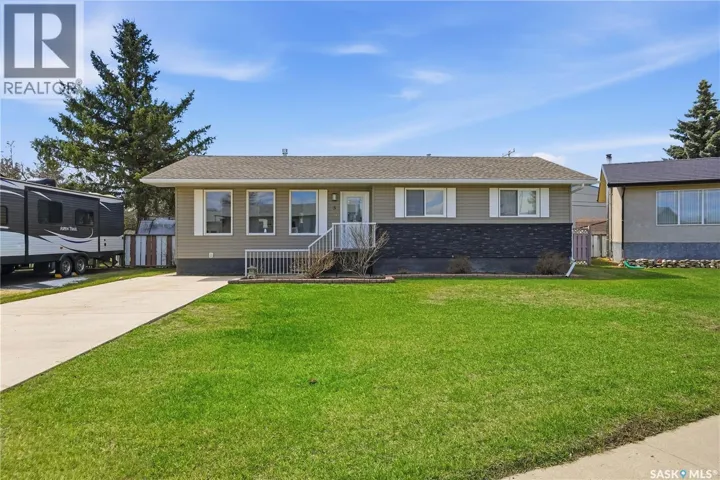 5 Morin CRESCENT, Gravelbourg, Saskatchewan S0H1X0