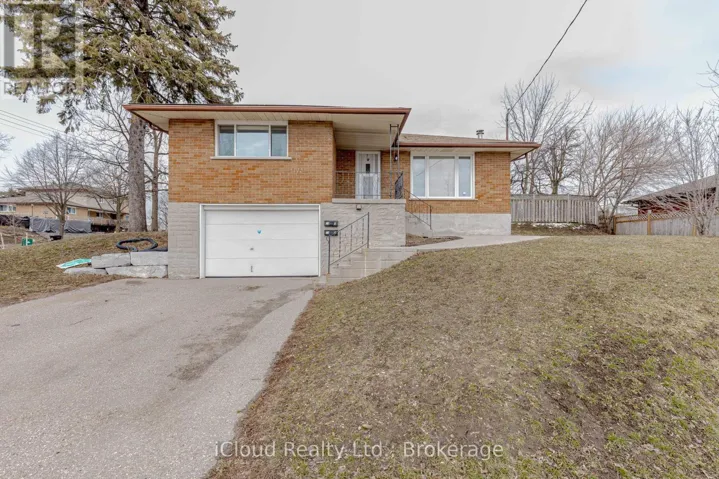 28 HOFFMAN STREET, Kitchener, Ontario N2M3M7