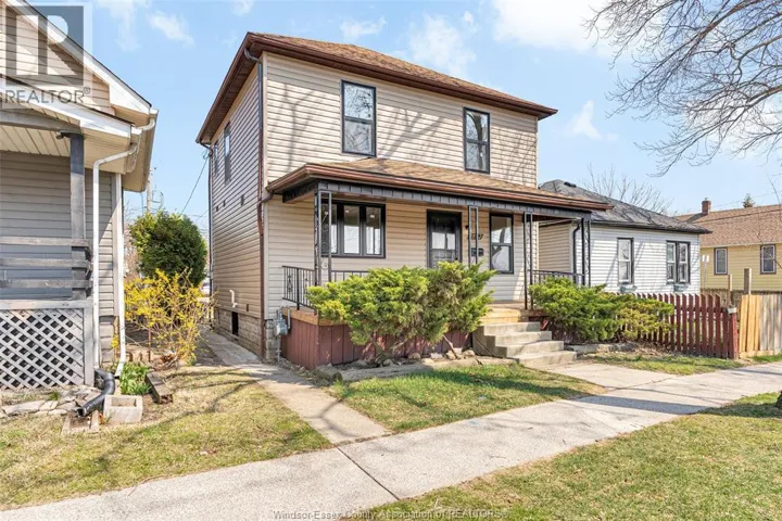 1092 ST. LUKE, Windsor, Ontario N8Y3M8