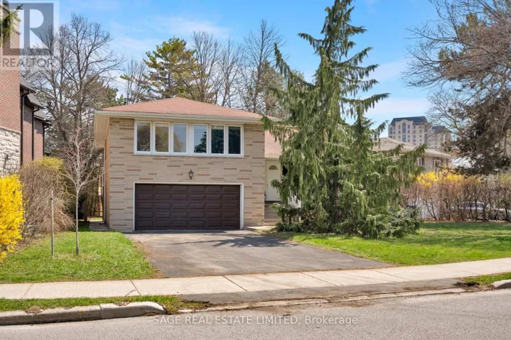 9 HAWKSBURY DRIVE, Toronto (Bayview Village), Ontario M2K1M2