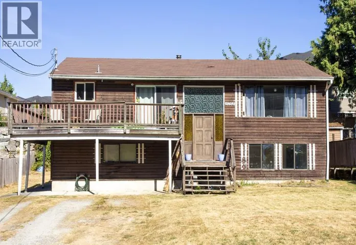 5754 BINNACLE AVENUE, Sechelt, British Columbia V7Z0R4