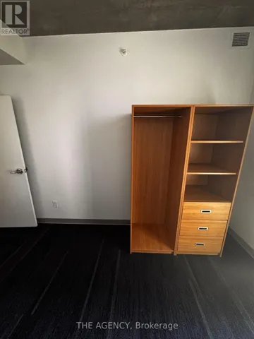 253 COLLEGE STREET, Toronto (Kensington-Chinatown), Ontario M5T1R5