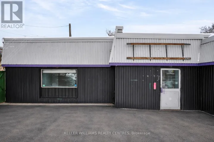 384 QUEEN STREET, Peterborough (Town Ward 3), Ontario K9H3J6