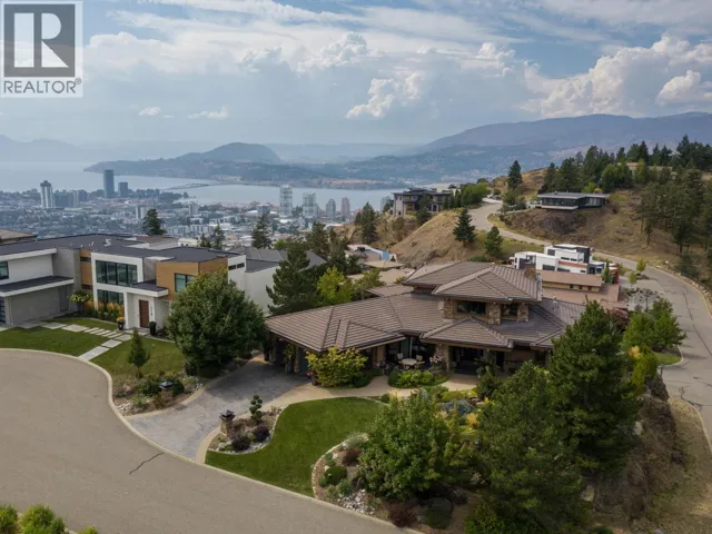 706 Highpointe Court, Kelowna, British Columbia V1V2Y3