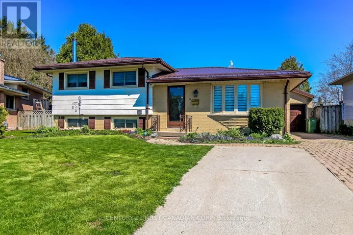 9 MCLACHLIN PLACE, St. Thomas, Ontario N5P2B2