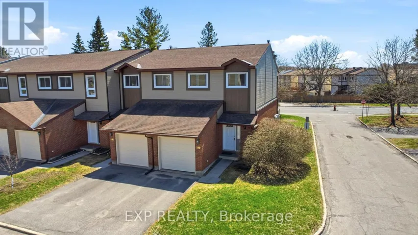 8 - 322 ROBILLARD PRIVATE, Ottawa, Ontario K1T2V8