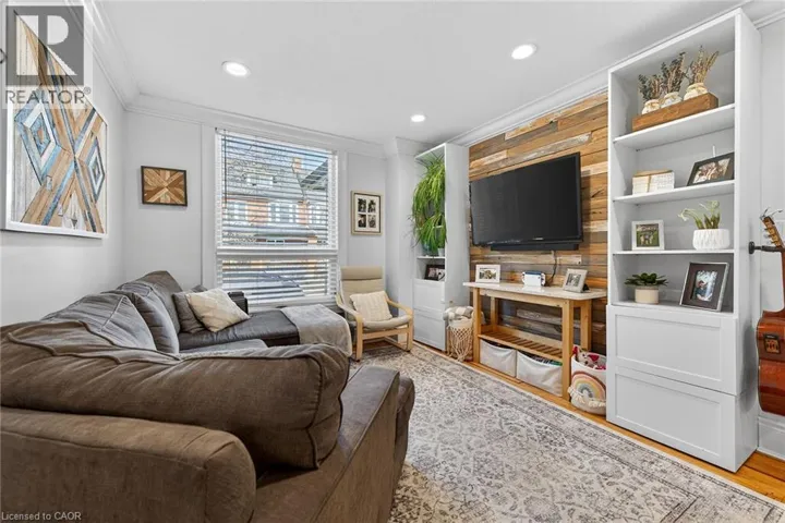 179 BURRIS Street, Hamilton, Ontario L8M2J7