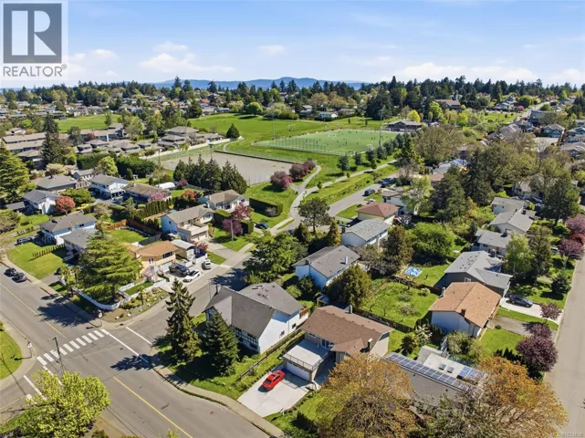 4351 TORQUAY Dr, Saanich, British Columbia V8N3L3