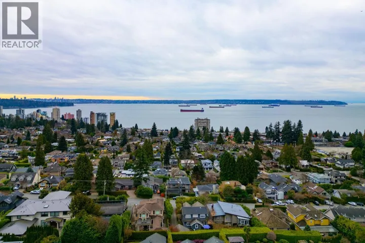 2338 OTTAWA AVENUE, West Vancouver, British Columbia V7V2S9
