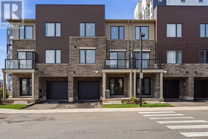 34 DRYDEN LANE, Hamilton (McQuesten), Ontario L8H0B6