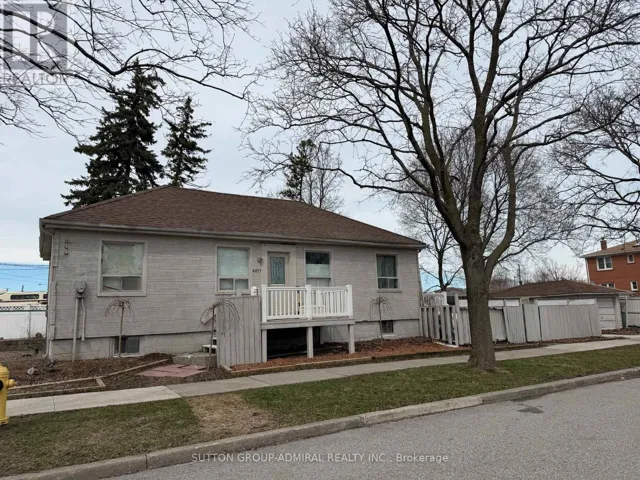 4077 DUFFERIN STREET, Toronto (Clanton Park), Ontario M3H5R8