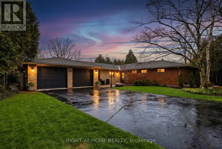 30 CARL CRESCENT, Hamilton (Waterdown), Ontario L8B0G5