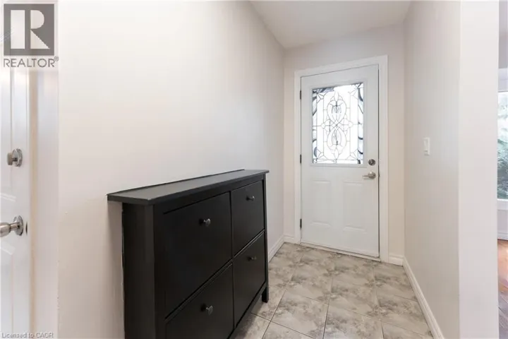 58 NOVOCO Drive, Hamilton, Ontario L9C7E8