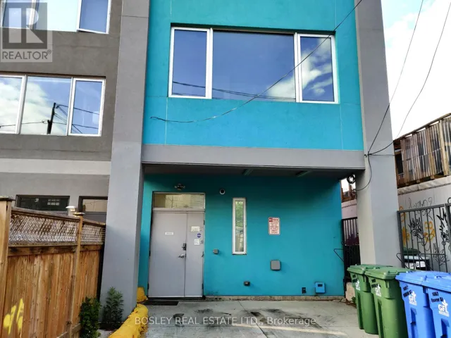 2ND FLR - REAR - 1052 QUEEN STREET W, Toronto (Trinity-Bellwoods), Ontario M6J1H7